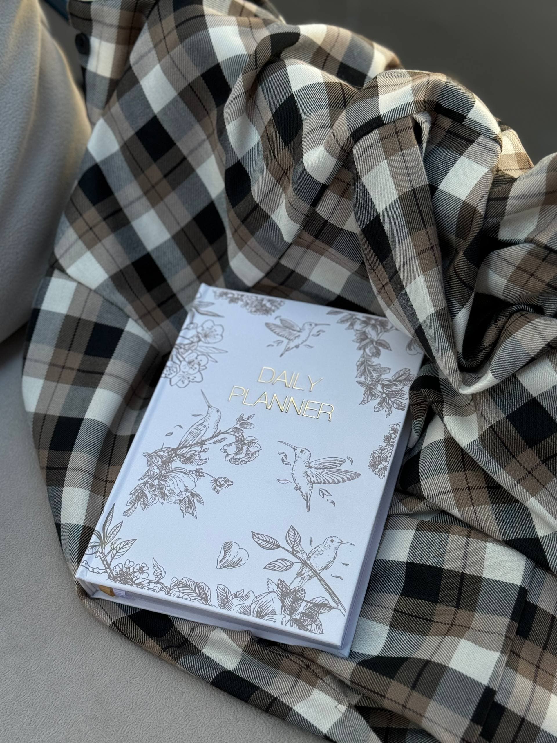 Планер Daily Planner з ілюстрацією колібрі на обкладинці